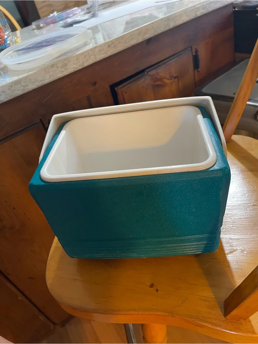Igloo MiniMate Deluxe Cooler in White and Teal with Purple Logo